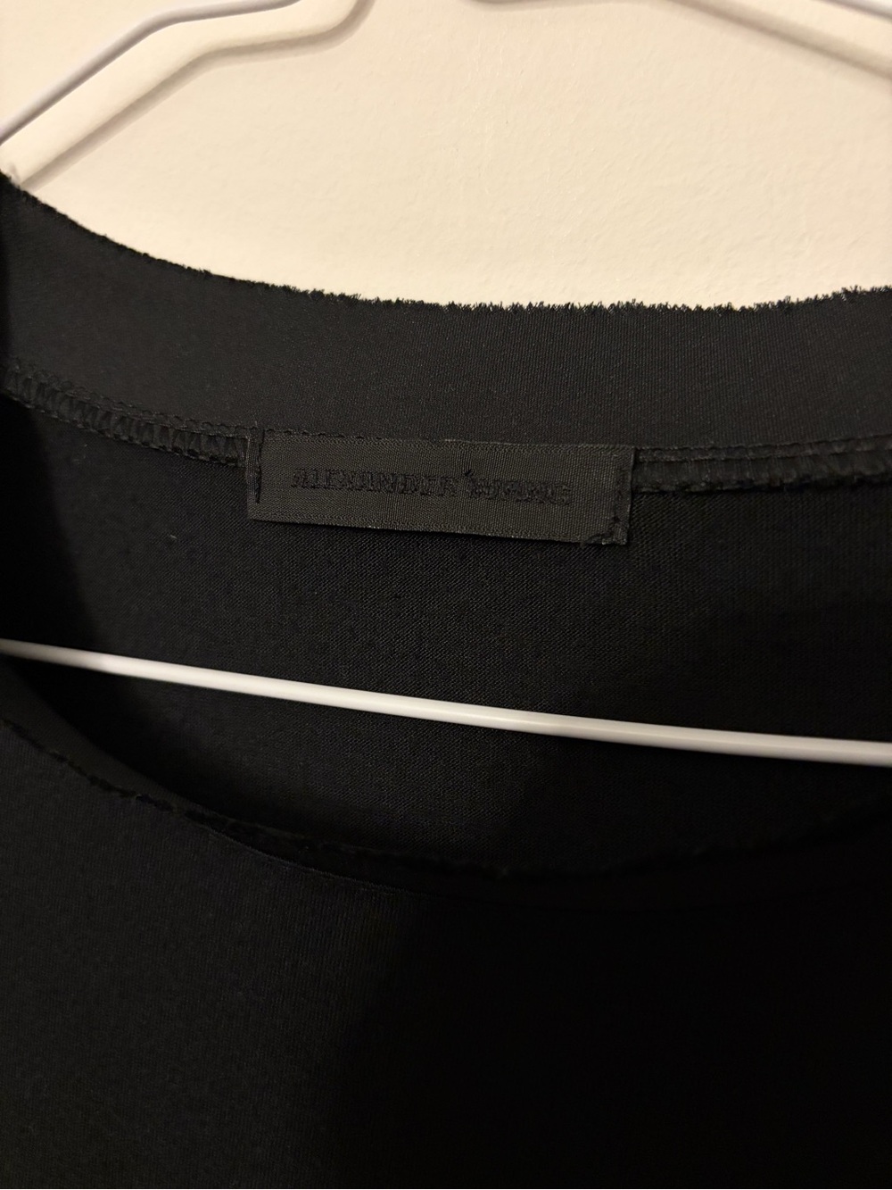 Alexander McQueen Classic Black Short-Sleeve Women's Tee - Picture 4 of 5